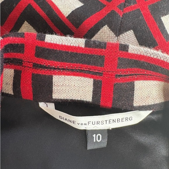 Diane Von Furstenberg Red, Black & White Geo Print Wool Blend Jacket, Size 10 - Picture 5 of 7